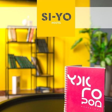 Si-Yo Hostel Uzhhorod Bagian luar foto
