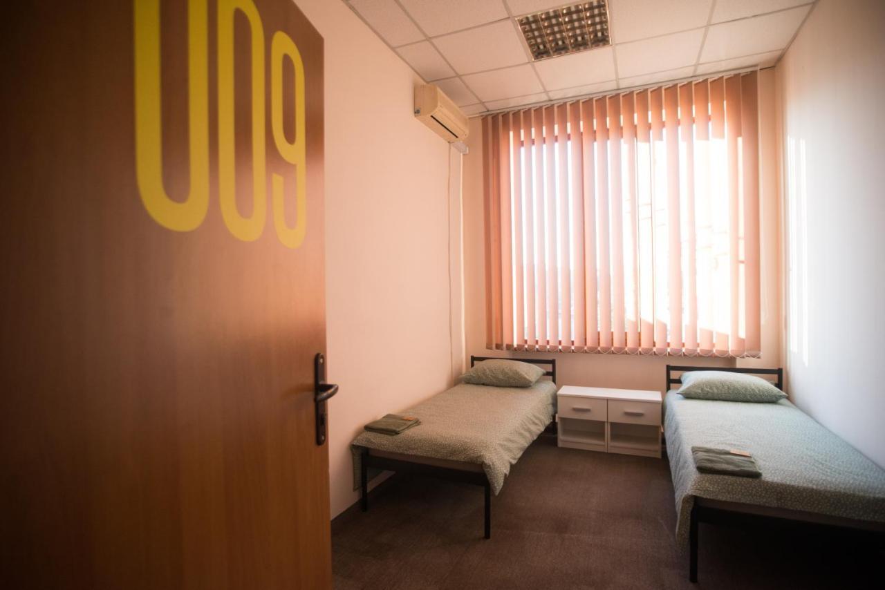 Si-Yo Hostel Uzhhorod Bagian luar foto