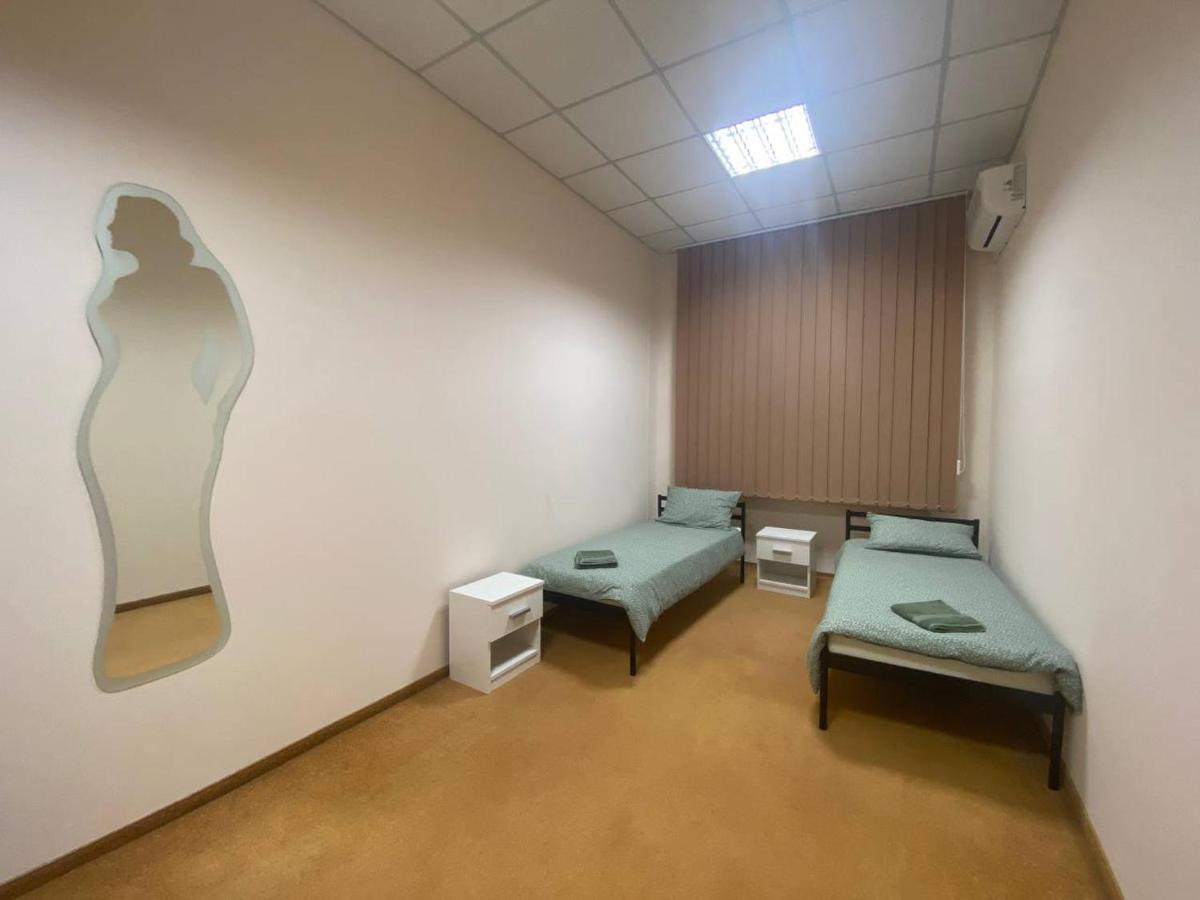Si-Yo Hostel Uzhhorod Bagian luar foto