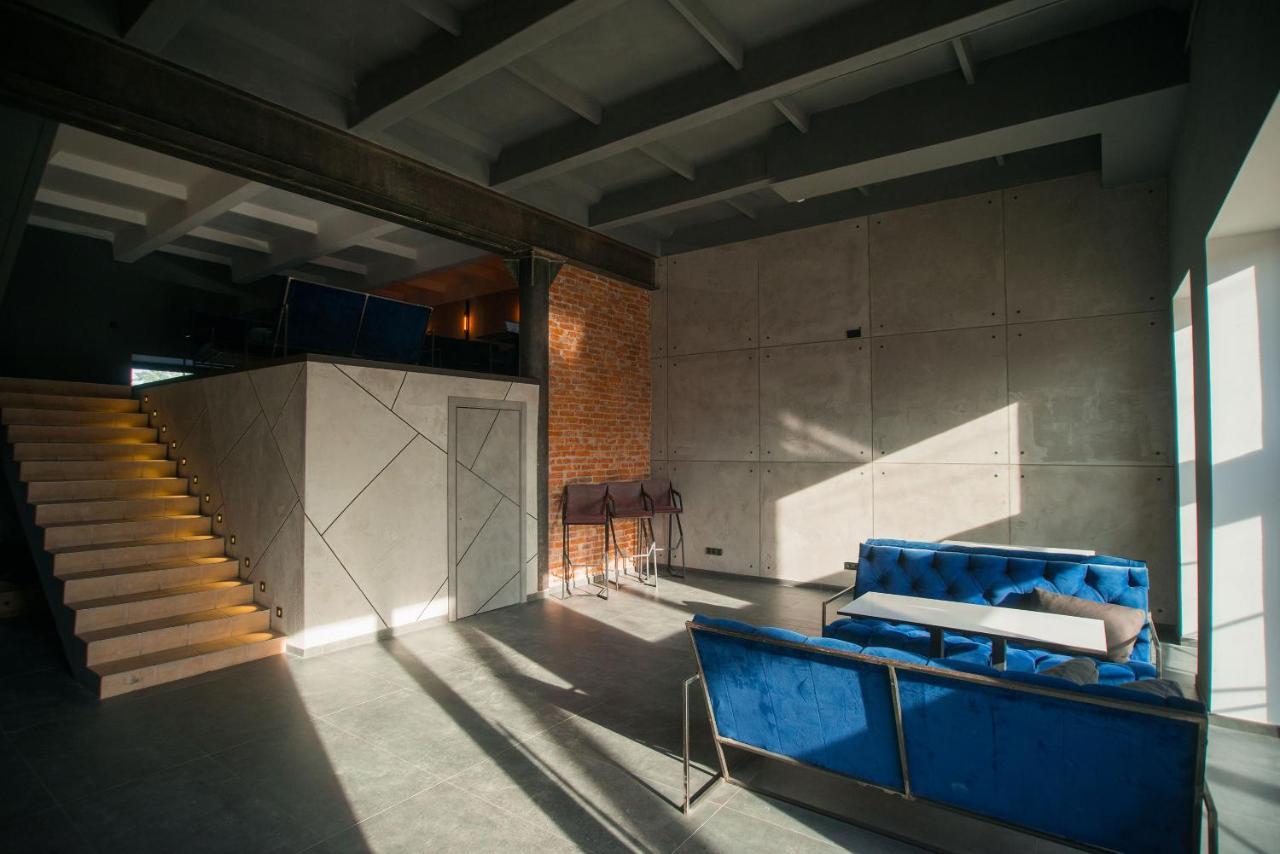 Si-Yo Hostel Uzhhorod Bagian luar foto