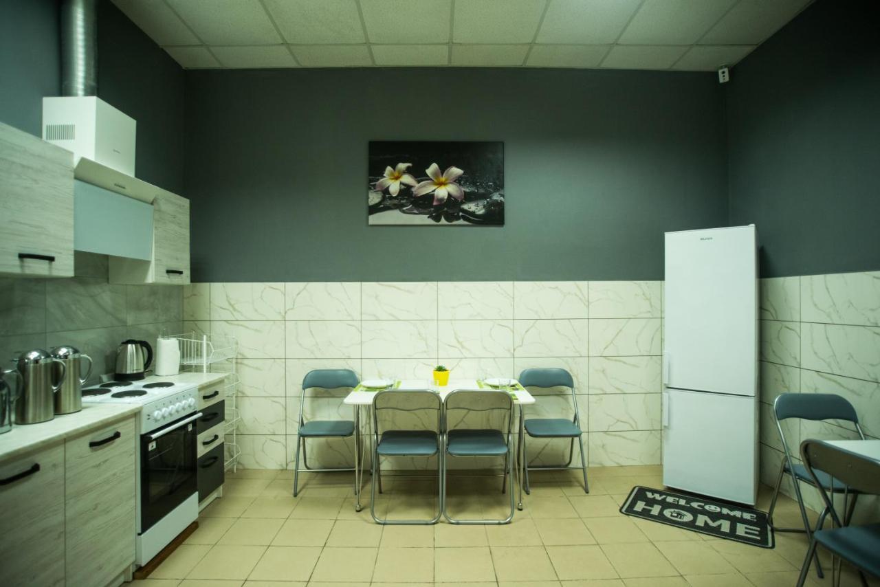 Si-Yo Hostel Uzhhorod Bagian luar foto
