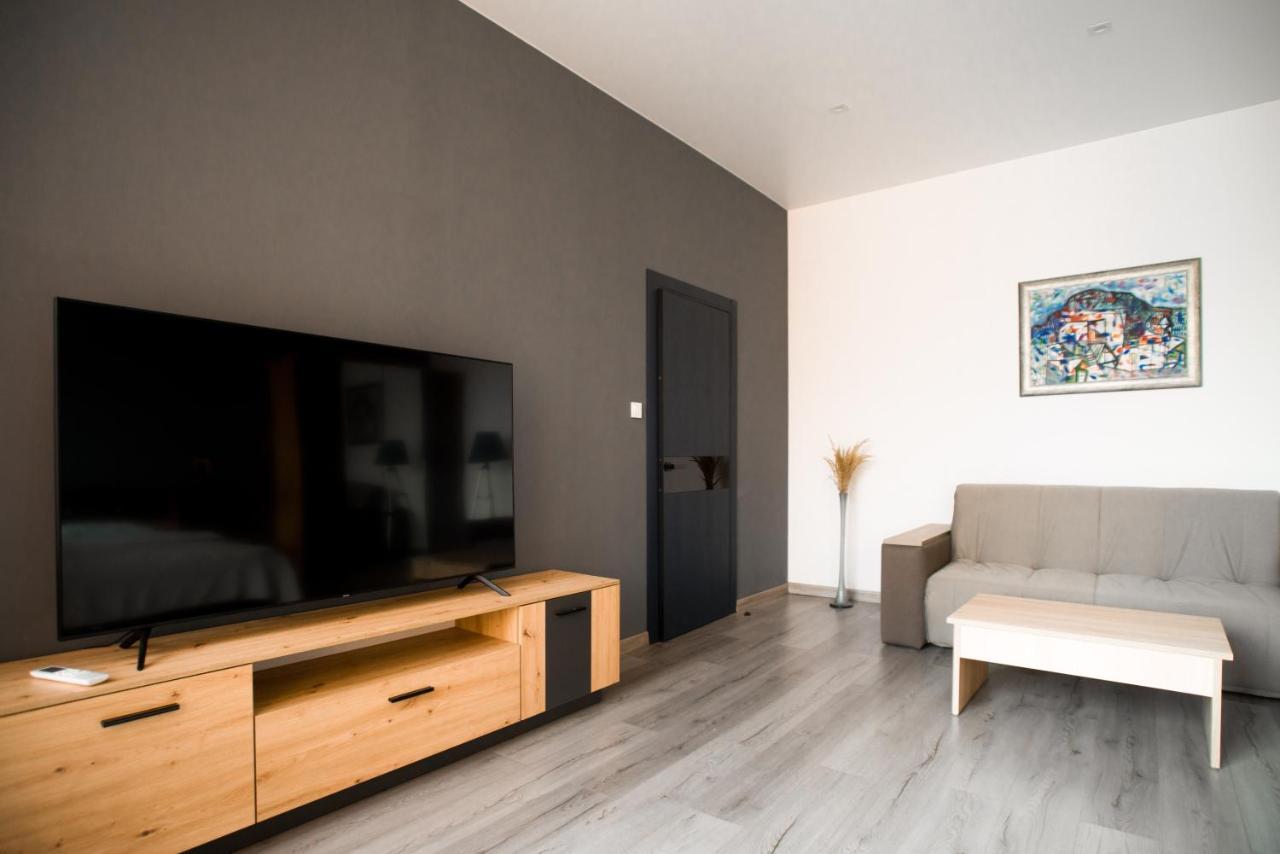 Si-Yo Hostel Uzhhorod Bagian luar foto