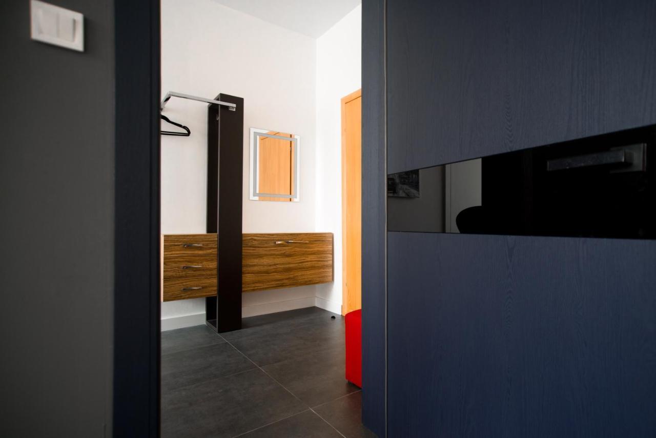 Si-Yo Hostel Uzhhorod Bagian luar foto