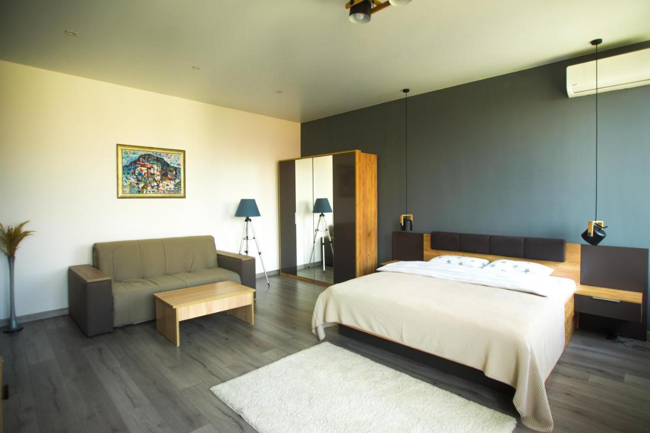 Si-Yo Hostel Uzhhorod Bagian luar foto