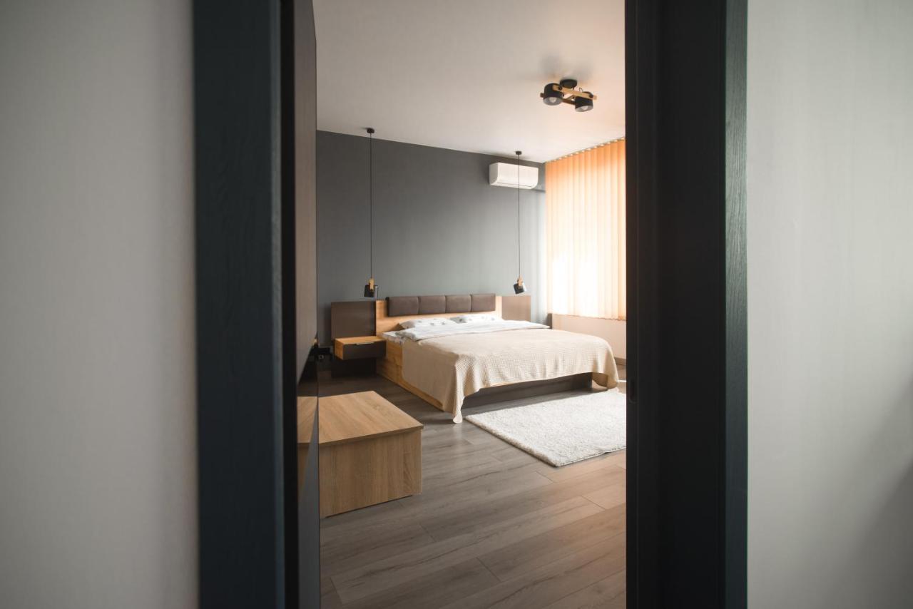 Si-Yo Hostel Uzhhorod Bagian luar foto